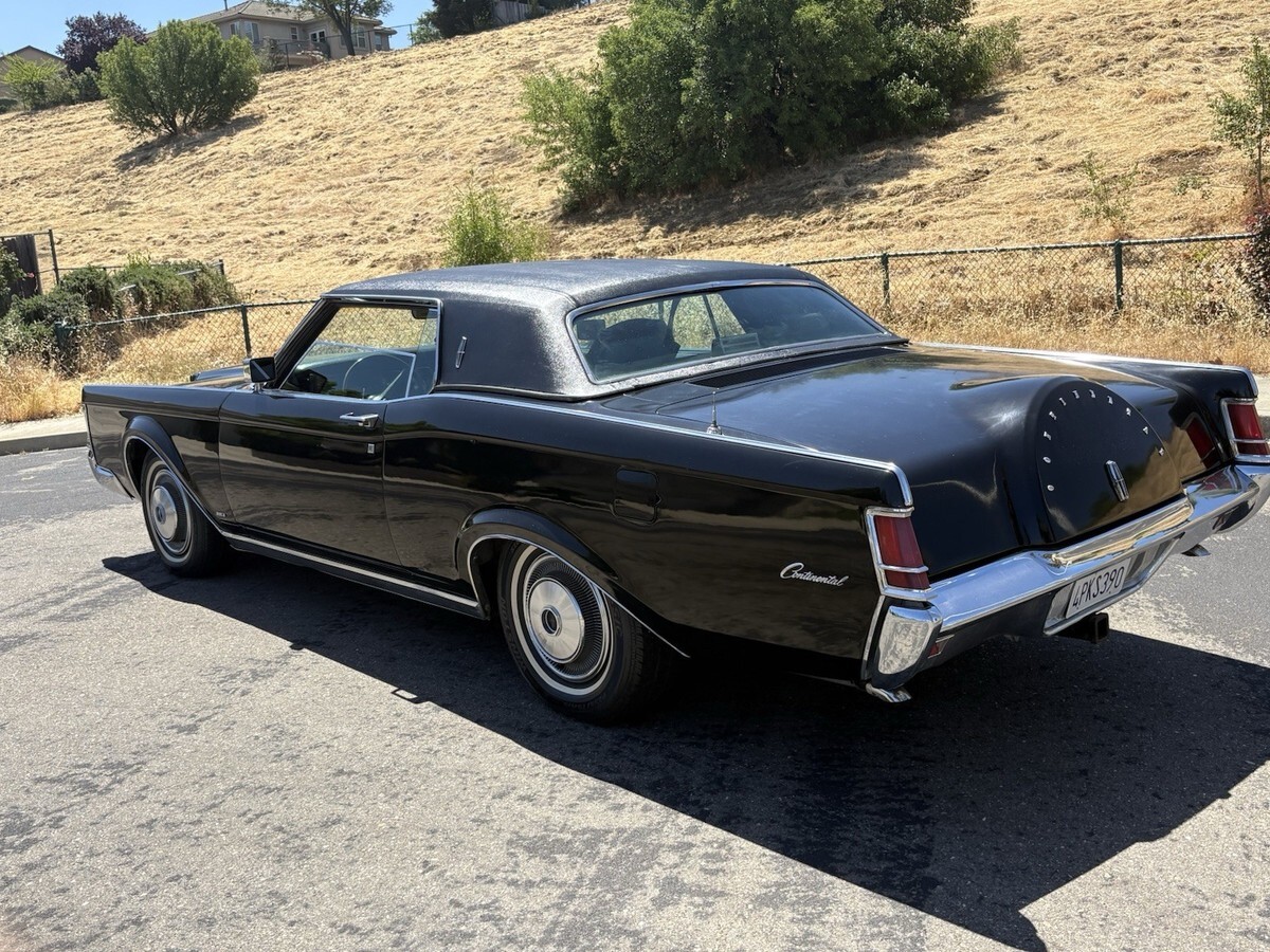 1971 Lincoln Continental - photo 3
