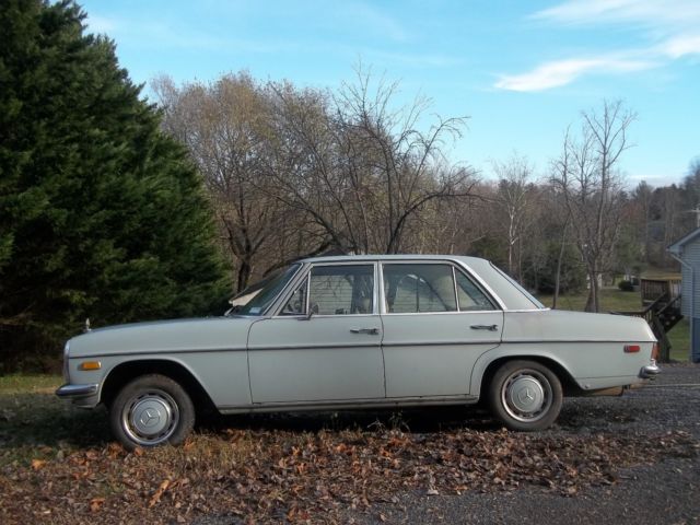 1971 Mercedes-Benz 200-Series - photo 3