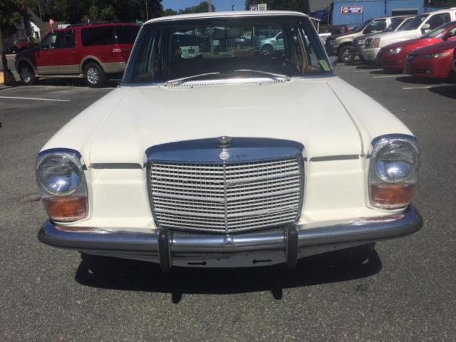 1971 Mercedes-Benz 200-Series - photo 4