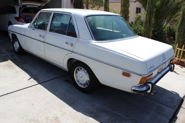 1971 Mercedes-Benz 200-Series - photo 3
