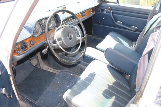 1971 Mercedes-Benz 200-Series - photo 8
