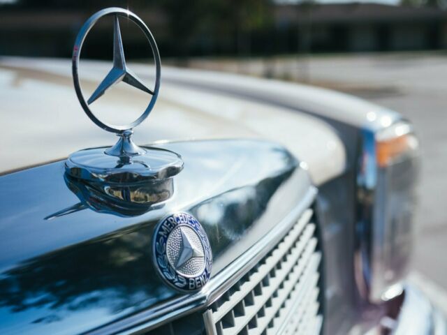 1971 Mercedes-Benz 200-Series 250 Sedan - photo 11