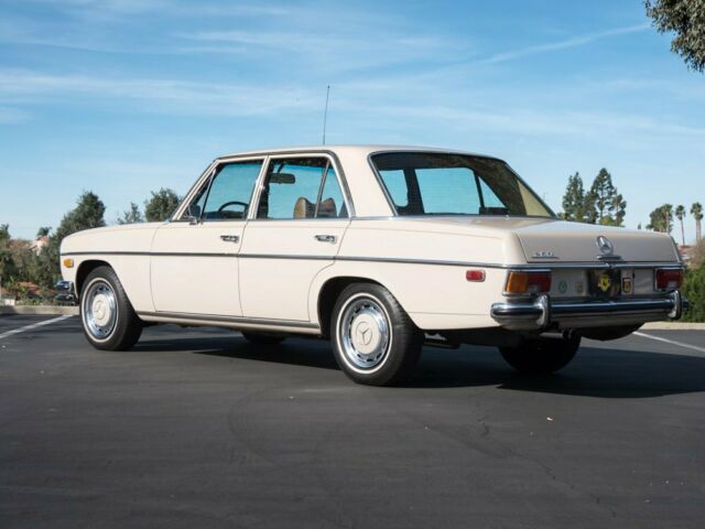 1971 Mercedes-Benz 200-Series 250 Sedan - photo 5