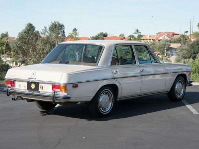 1971 Mercedes-Benz 200-Series 250 Sedan - photo 7