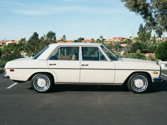 1971 Mercedes-Benz 200-Series 250 Sedan - photo 8