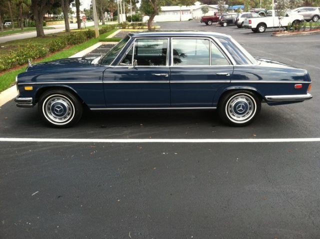 1971 Mercedes-Benz 200-Series - photo 2