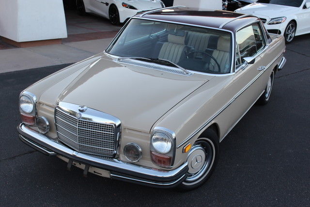 1971 Mercedes-Benz 200-Series - photo 2