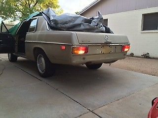 1971 Mercedes-Benz 200-Series - photo 4