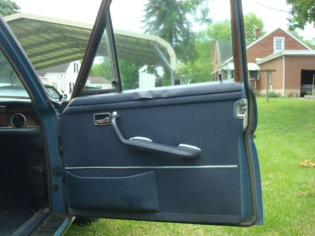 1971 Mercedes-Benz 200-Series - photo 11