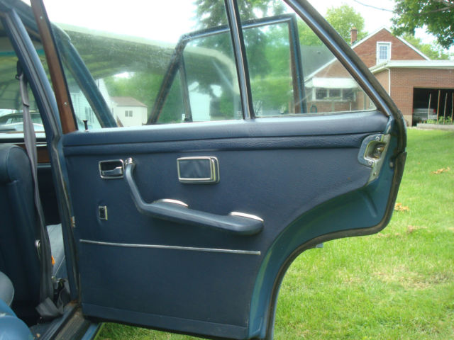 1971 Mercedes-Benz 200-Series - photo 12