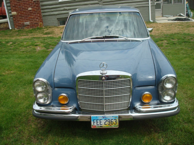 1971 Mercedes-Benz 200-Series - photo 2