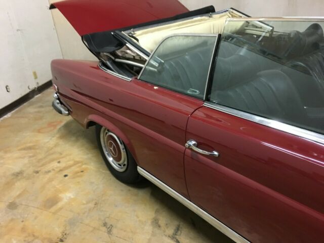1971 Mercedes 280se 3.5 convertible 1971 Mercedes-Benz 200-Series