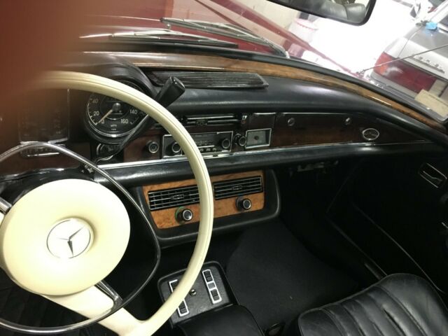 1971 Mercedes-Benz 200-Series - photo 7