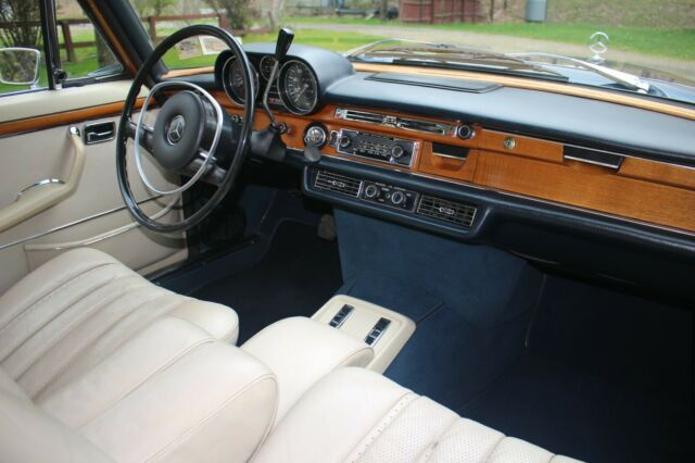 1971 Mercedes-Benz 300-Series 300SEL - photo 3