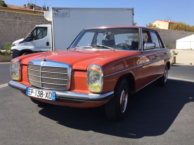 1971 Mercedes-Benz 200-Series Base
