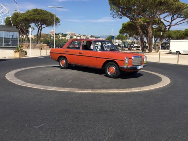 1971 Mercedes-Benz 200-Series Base - photo 3