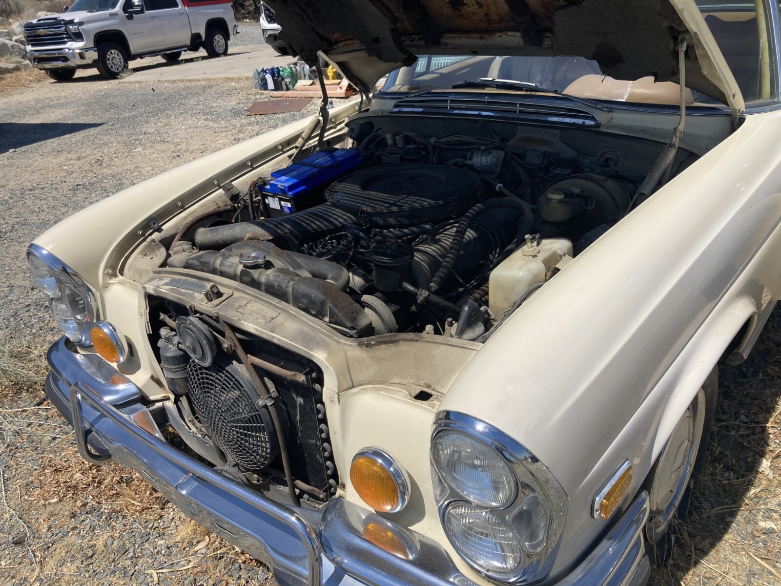 1971 Mercedes-Benz 200-Series - photo 2
