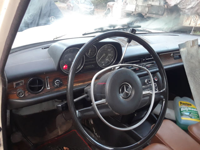 1971 Mercedes-Benz 200-Series - photo 6