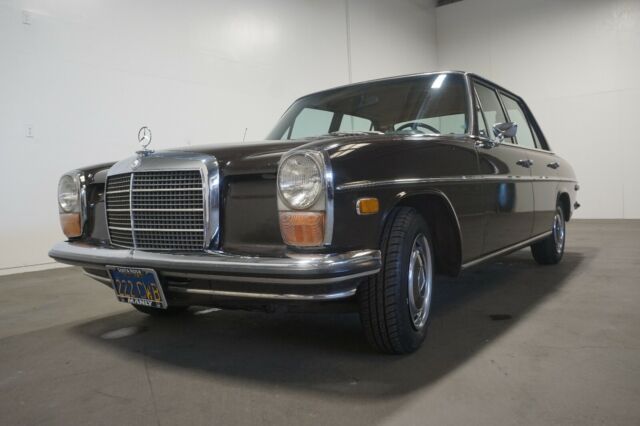 1971 Mercedes-Benz 200-Series 220 - photo 3