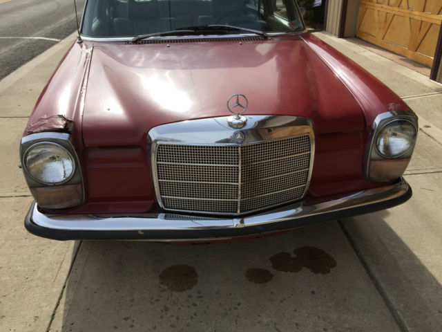 1971 Mercedes-Benz 200-Series - photo 3
