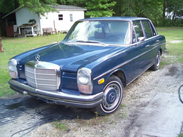 1971 Mercedes-Benz 200-Series 220D - photo 2