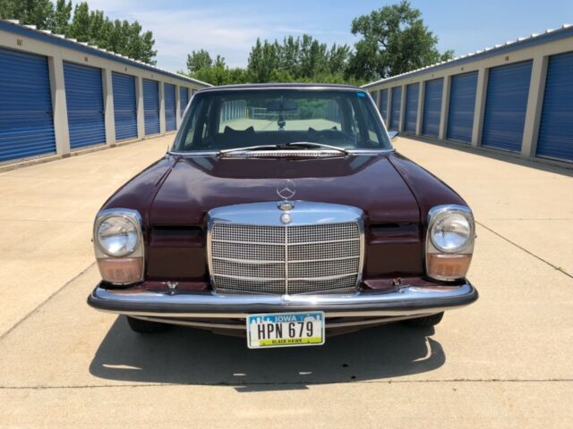 1971 Mercedes-Benz 200-Series - photo 3