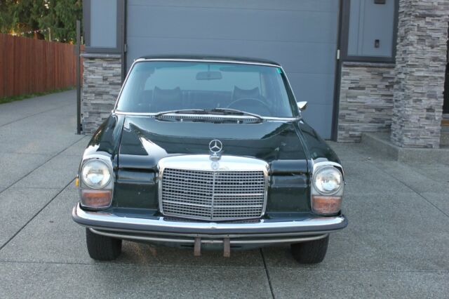 1971 Mercedes-Benz 200-Series - photo 2