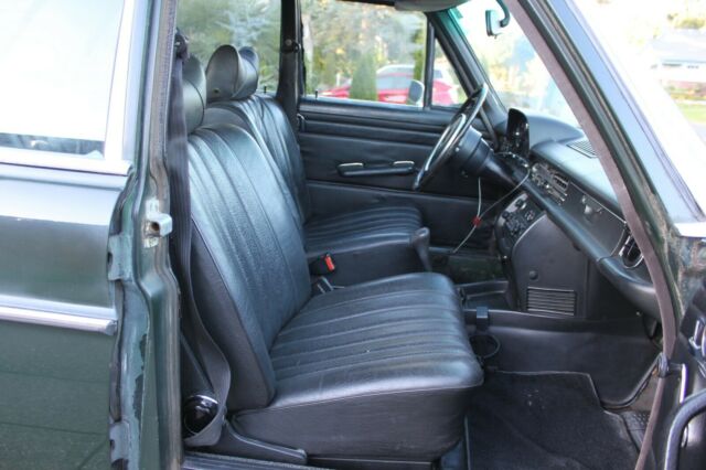 1971 Mercedes-Benz 200-Series - photo 7