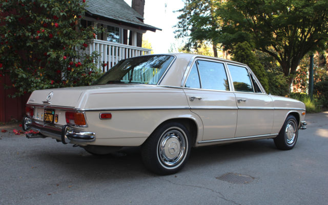 1971 Mercedes Benz 250 - Incredible benchmark example of an all original CA car 1971 Mercedes-Benz 200-Series 250