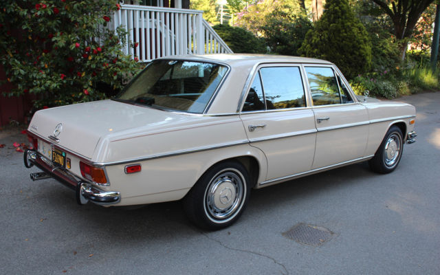 1971 Mercedes-Benz 200-Series 250 - photo 5
