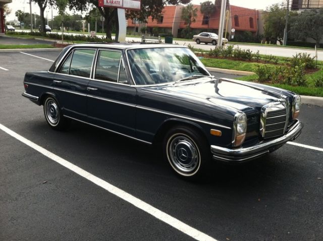 1971 Mercedes-Benz 250 Sedan W114 Vintage / Show Car 1971 Mercedes-Benz 200-Series