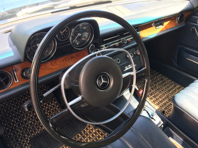 1971 Mercedes-Benz 200-Series - photo 6
