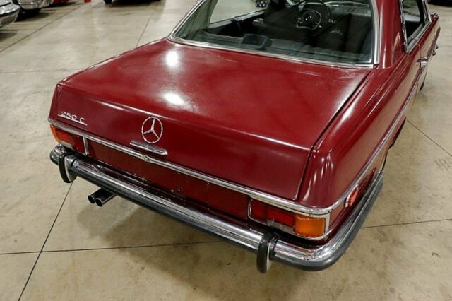 1971 Mercedes-Benz 200-Series -- - photo 11