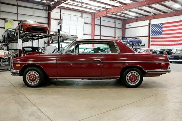 1971 Mercedes-Benz 200-Series -- - photo 2