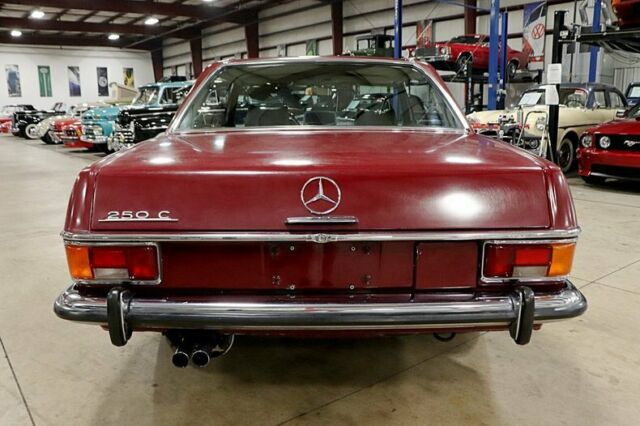 1971 Mercedes-Benz 200-Series -- - photo 4