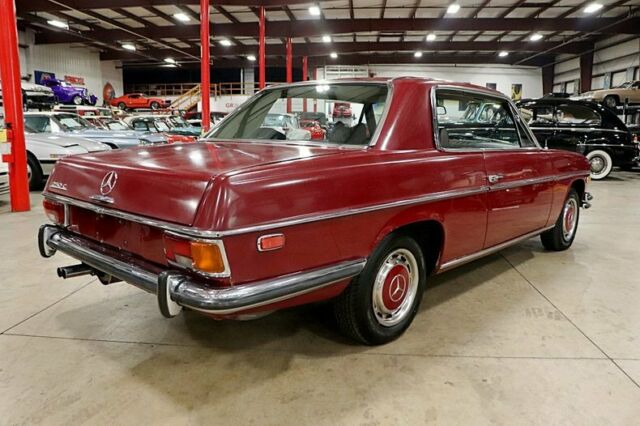 1971 Mercedes-Benz 200-Series -- - photo 5