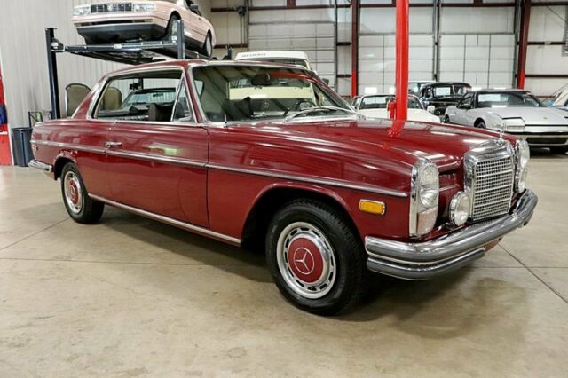 1971 Mercedes-Benz 200-Series -- - photo 7