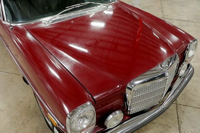 1971 Mercedes-Benz 200-Series -- - photo 9