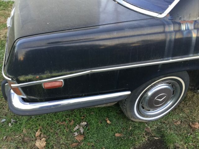 1971 Mercedes-Benz 200-Series - photo 11