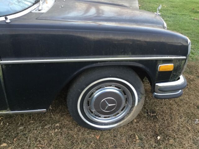 1971 Mercedes-Benz 200-Series - photo 13