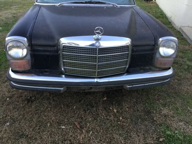1971 Mercedes-Benz 200-Series - photo 2