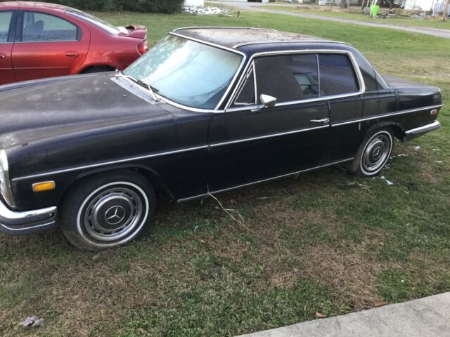 1971 Mercedes-Benz 200-Series - photo 3