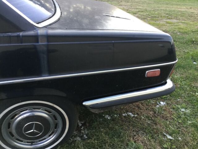 1971 Mercedes-Benz 200-Series - photo 6