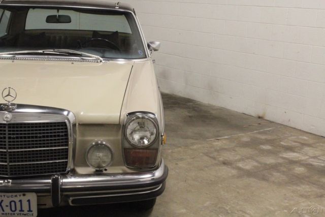 1971 Mercedes-Benz 200-Series Coupe - photo 7