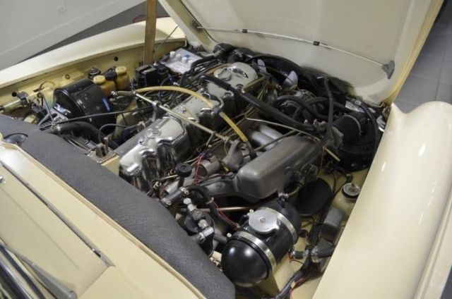 1971 Mercedes-Benz 200-Series SL - photo 13