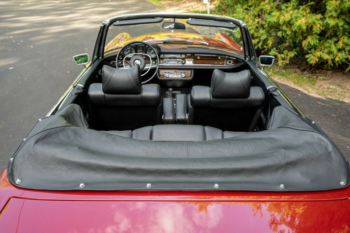 1971 Mercedes-Benz 200-Series - photo 12