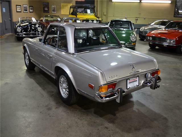 1971 Mercedes-Benz 280 SL Roadster -- - photo 6