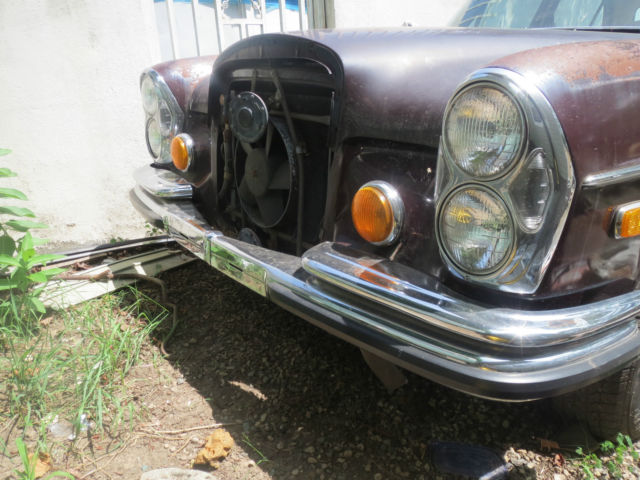 1971 Mercedes-Benz 200-Series Sedan - photo 2