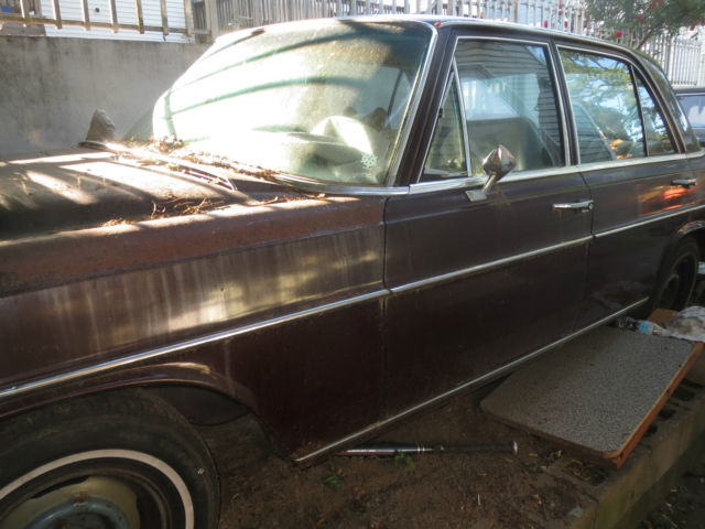1971 Mercedes-Benz 200-Series Sedan - photo 4