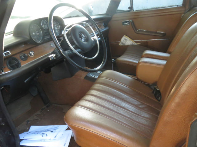 1971 Mercedes-Benz 200-Series Sedan - photo 6